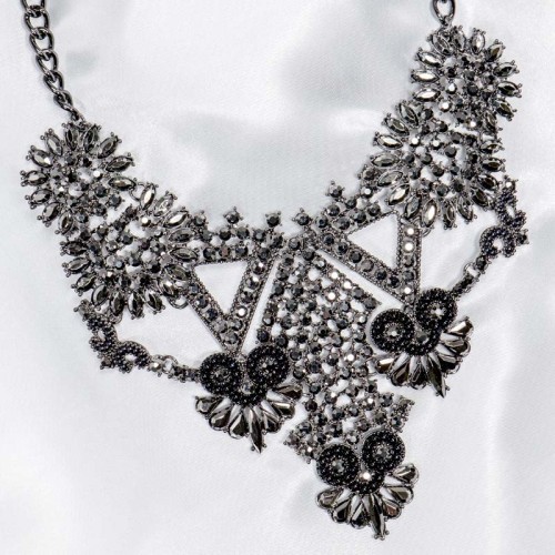 Collier ANGELUS NIGHT Black Plastron pavé Baroque Noir Rhodium Cristal